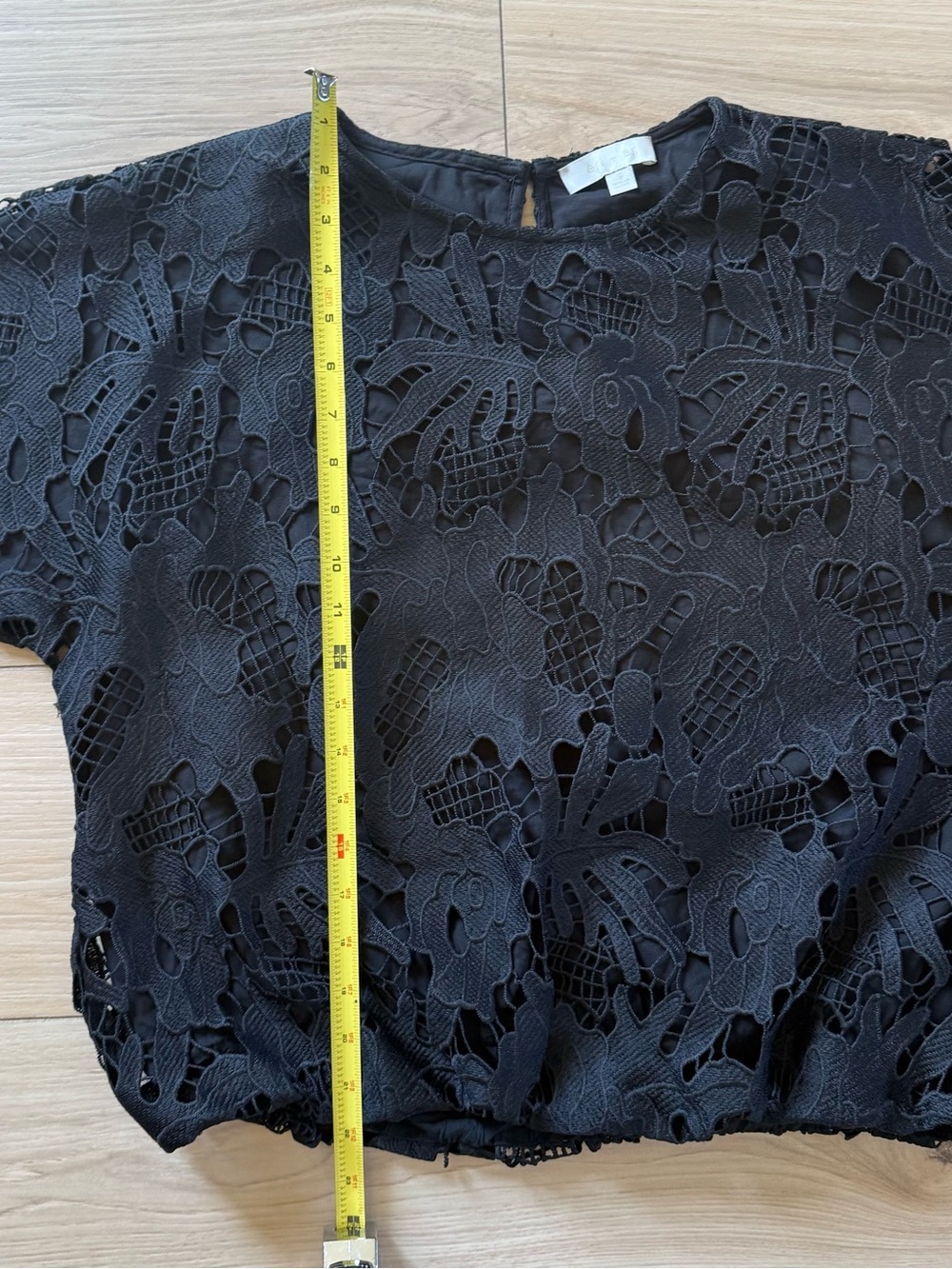 Erin + Ali Black Floral Lace Blouse Size Small - Picture 7 of 7